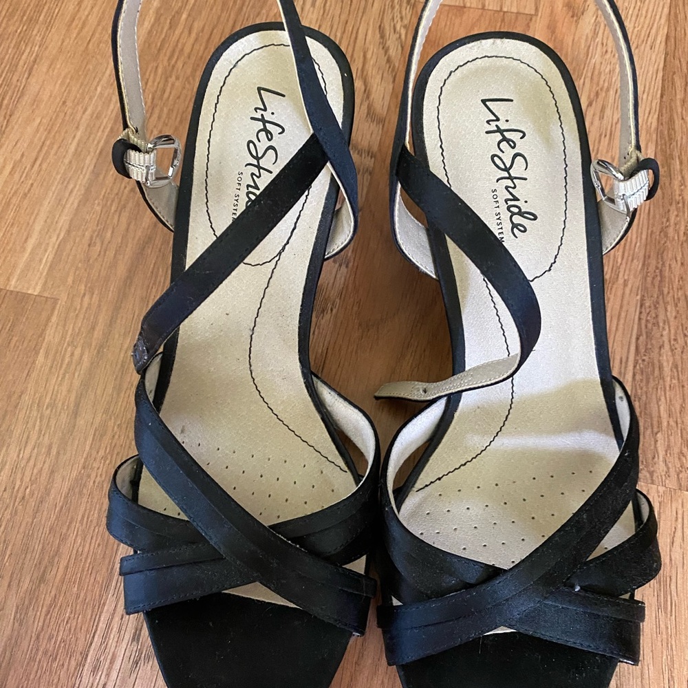 Life stride black dress heels size 9.5